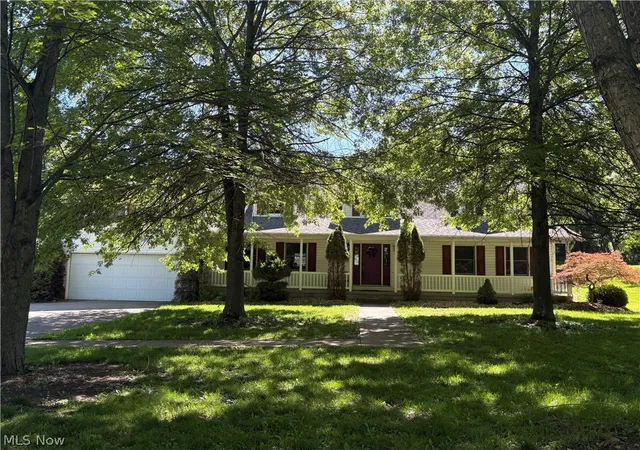 1st image of 209 Maple Ave, Saint Clairsville, OH 43950 | MLS# 5181889