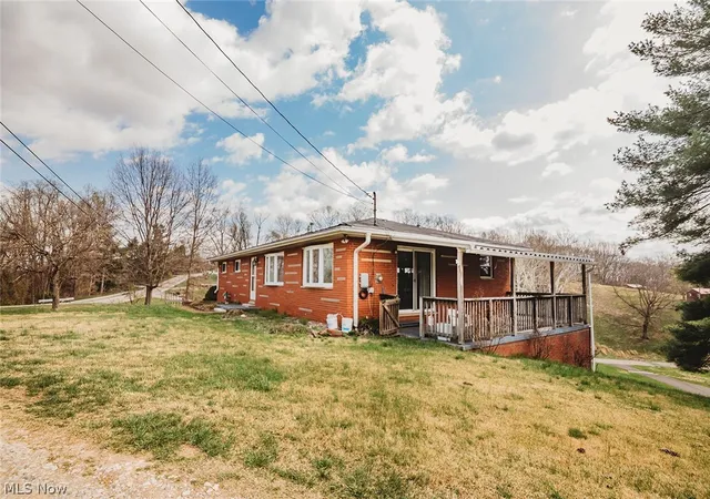 Homes for sale in Washington, WV | 350 Blennerhassett Hts, Washington, WV 26181 | MLS# 5182545