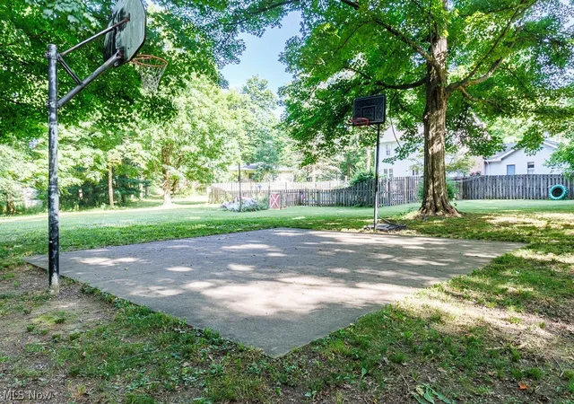 3rd image of 840 Carriage Hill Dr, Salem, OH 44460 | MLS# 5182652