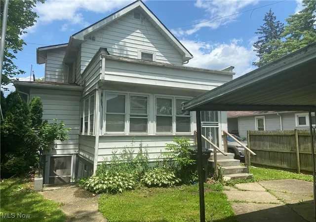 2nd image of 555 Nw Hall St Nw, Warren, OH 44483 | MLS# 5182993