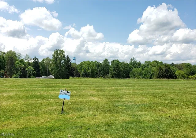 1st image of 8405 Eagle Creek Dr, Garrettsville, OH 44231 | MLS# 5183320