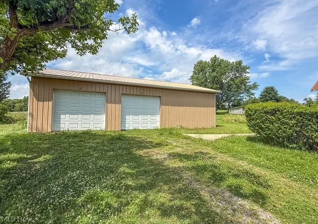 3rd image of 10595 Forty Corners Rd Nw, Massillon, OH 44647 | MLS# 5183228