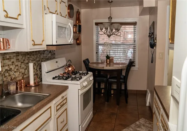 Photo 3 of Single family home for sale at 3670 Silsby Rd, University Heights, OH 44118 | MLS# 5182302 | Listing updated on 2026-08-04
