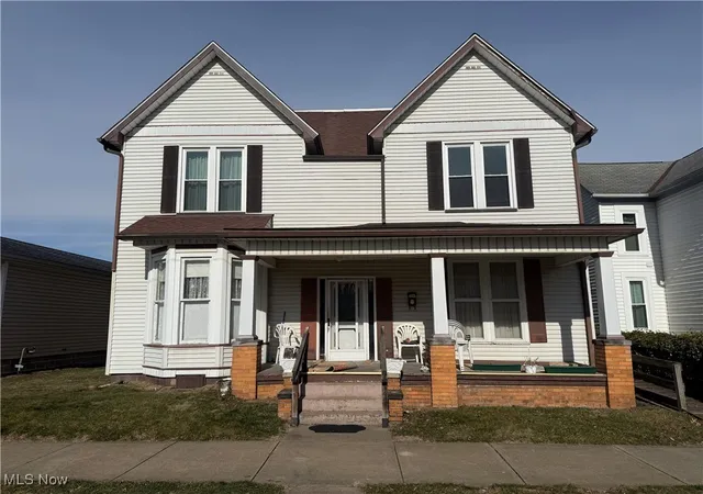 1st image of 507 W 3rd St, Uhrichsville, OH 44683 | MLS# 5182289