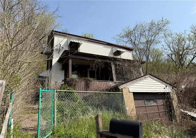1st image of 44 Mann St, Bridgeport, OH 43912 | MLS# 5183487