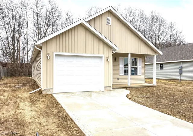 Photo 3 of Single family home for sale at 1999 E Oldgate Rd, Sandusky, OH 44870 | MLS# 5183528 | Listing updated on 2026-08-31