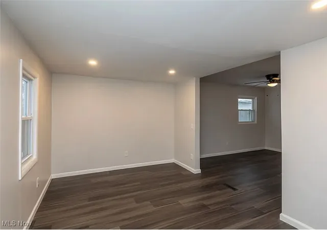 7th image of 828 S Logan St, Elyria, OH 44035 | MLS# 5183715