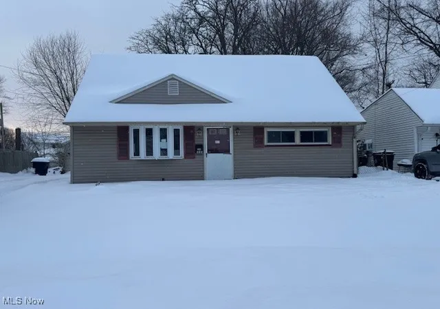 1st image of 1525 Denison Ave Nw, Warren, OH 44485 | MLS# 5183617