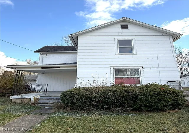 1st image of 934 N Metcalf St, Lima, OH 45801 | MLS# 5184323