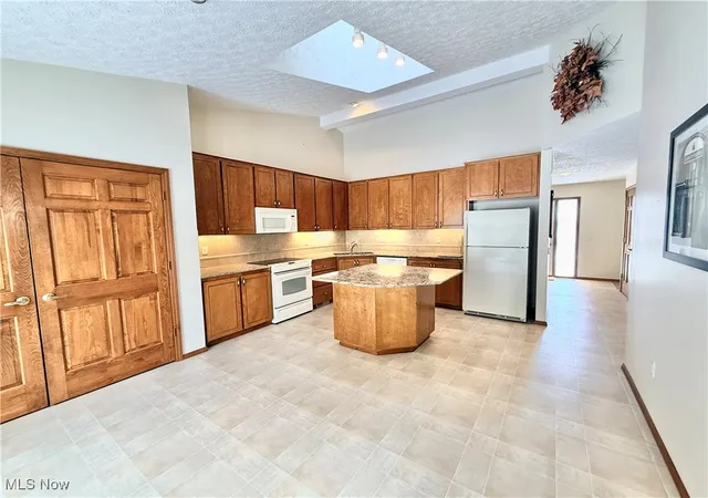 Homes for sale in North Ridgeville, OH | 33162 Eagles Glen Ct, North Ridgeville, OH 44039 | MLS# 5178749