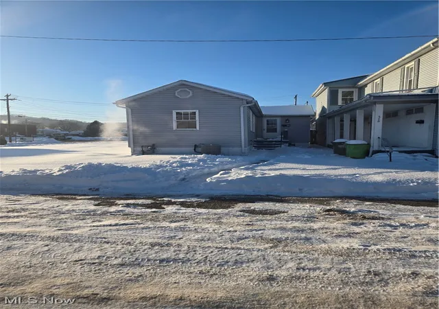 3rd image of 318 Bank St, Dennison, OH 44621 | MLS# 5184847