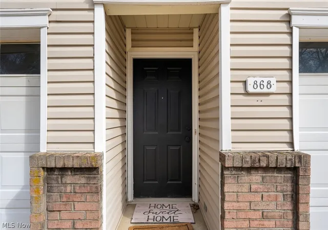 Homes for sale in Broadview Heights, OH | 868 Tollis Pkwy #A-L, Broadview Heights, OH 44147 | MLS# 5184964
