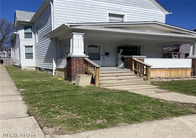Listing Photo 2 - Condo for sale in building located at 3322 Daisy Ave, Cleveland, OH 44109 - Unit #