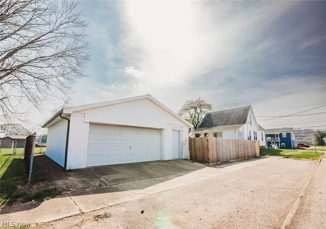 Homes for sale in Belpre, OH | 216 Blennerhassett Ave, Belpre, OH 45714 | MLS# 5185046