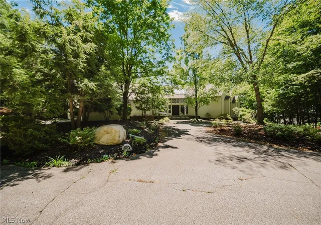 Photo 2 of Single family home for sale at 999 Chestnut Run, Gates Mills, OH 44040 | MLS# 5184239 | Listing updated on 2026-08-04