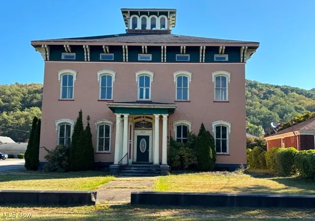 Photo 1 of Single family home for sale at 900 Ridge Ave, New Cumberland, WV 26047 | MLS# 5185424 | Listing updated on 2026-08-21
