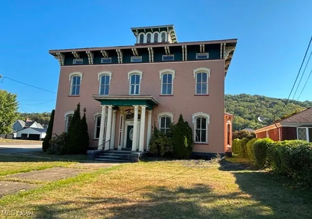 Photo 2 of Single family home for sale at 900 Ridge Ave, New Cumberland, WV 26047 | MLS# 5185424 | Listing updated on 2026-08-21