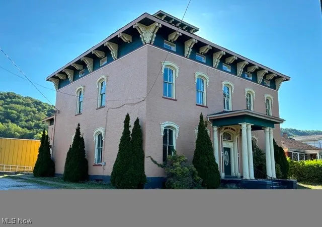 Photo 4 of Single family home for sale at 900 Ridge Ave, New Cumberland, WV 26047 | MLS# 5185424 | Listing updated on 2026-08-21