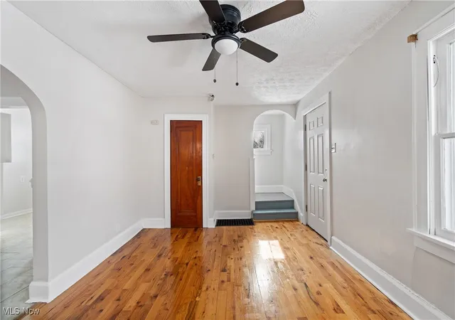 5th image of 1824 Root Ave Ne, Canton, OH 44705 | MLS# 5184832