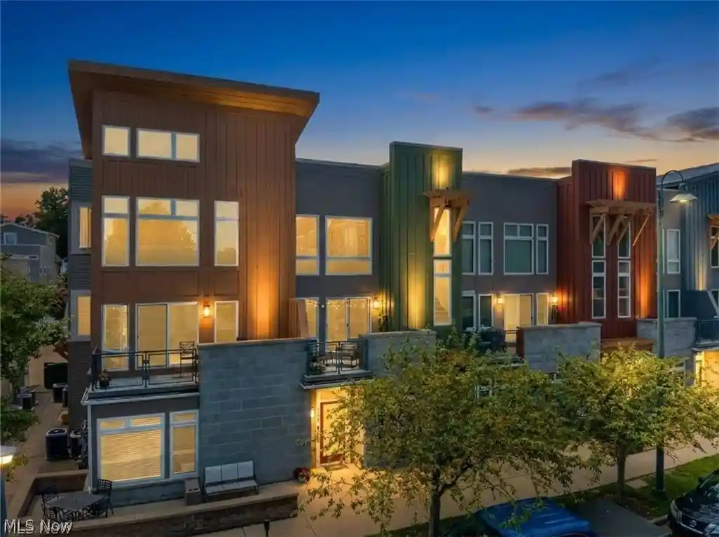 Listing Photo 1 - Condo for sale in 7429 Battery Park Blvd located at 7429 Battery Park Blvd, Cleveland, OH 44102 - Unit #H-7429