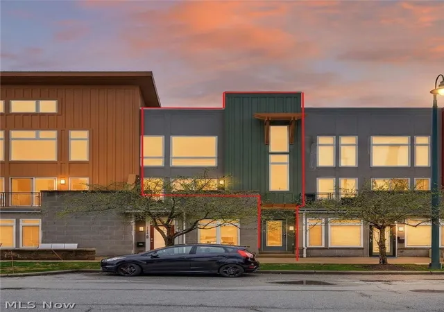 Listing Photo 2 - Condo for sale in building located at 7429 Battery Park Blvd, Cleveland, OH 44102 - Unit #H-7429