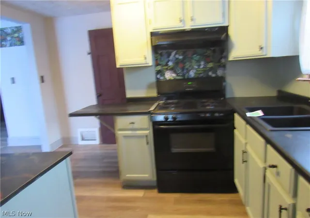 5th image of 595 Flora Ave, Akron, OH 44314 | MLS# 5186057
