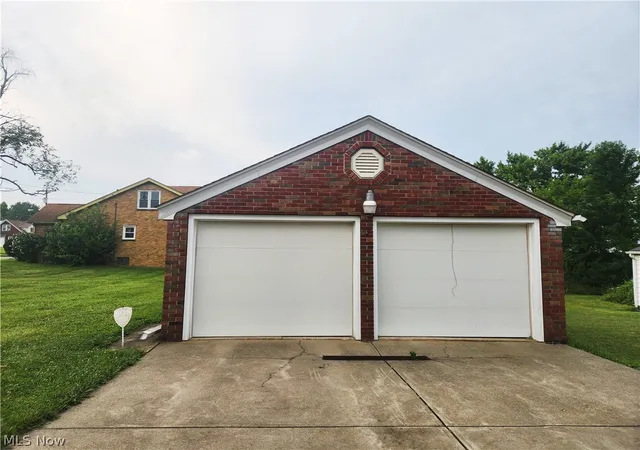 11th image of 2328 Connecticut Ave, Youngstown, OH 44509 | MLS# 5186278