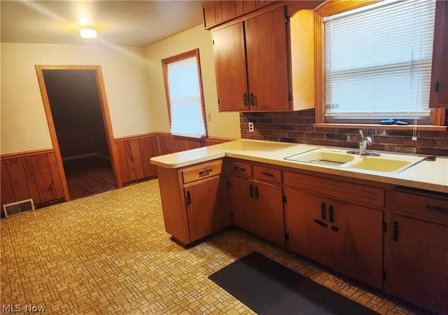 2nd image of 2328 Connecticut Ave, Youngstown, OH 44509 | MLS# 5186278