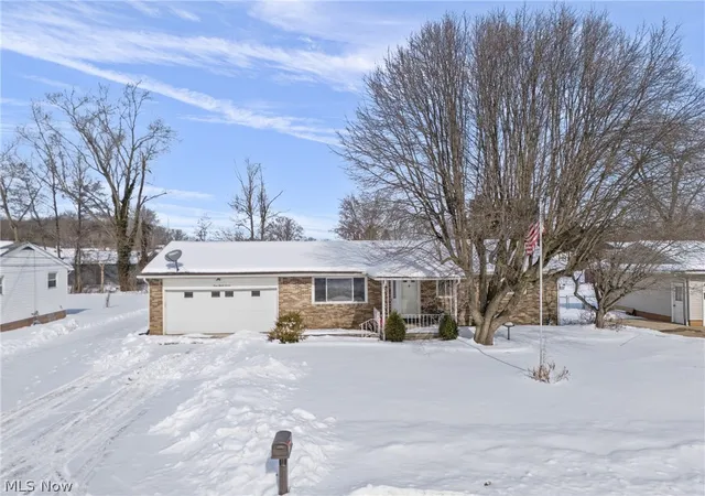 Photo 1 of Sale Pending at 337 33rd Street Sw, Canton, OH 44706 | MLS# 5186315 | Listing updated on 2026-03-26