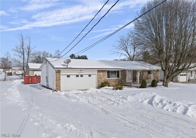 Photo 2 of Sale Pending at 337 33rd Street Sw, Canton, OH 44706 | MLS# 5186315 | Listing updated on 2026-03-26