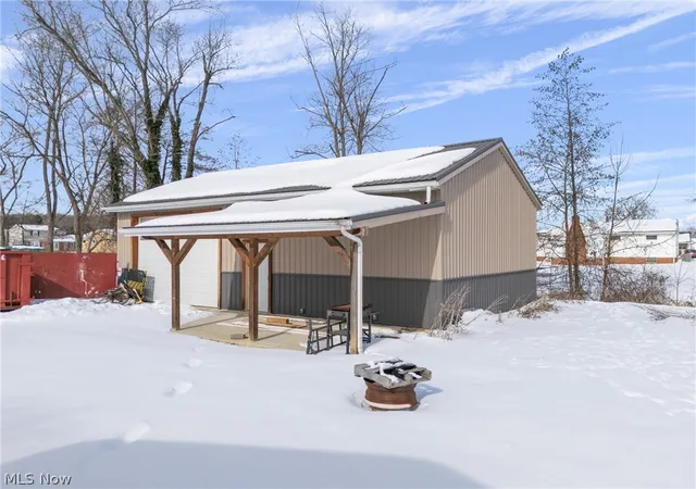Photo 3 of Sale Pending at 337 33rd Street SW, Canton, OH 44706 | MLS# 5186315 | Listing updated on 2026-03-26