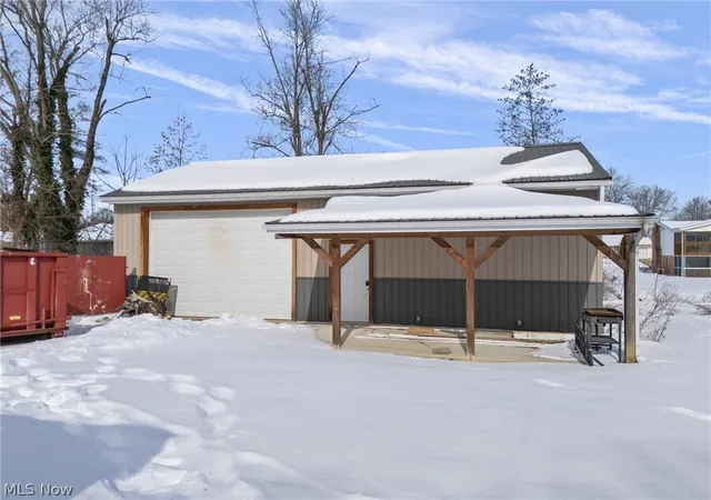 Photo 4 of Sale Pending at 337 33rd Street SW, Canton, OH 44706 | MLS# 5186315 | Listing updated on 2026-03-26