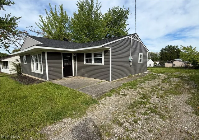 2nd image of 58 Rutledge Dr, Youngstown, OH 44505 | MLS# 5186409