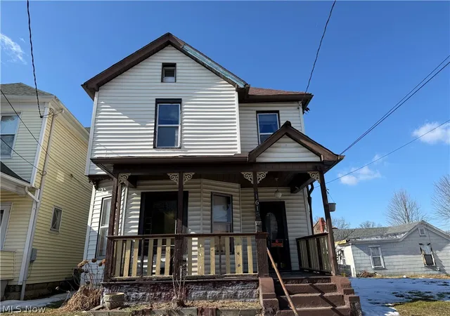 1st image of 1615 Beaver St, Parkersburg, WV 26101 | MLS# 5186495