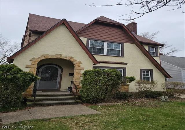 Homes for sale in Cleveland, OH | 832 Hoover Rd, Cleveland, OH 44119 | MLS# 5186628