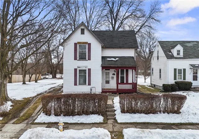 Photo 2 of Sale Pending at 580 N Mulberry St, Mansfield, OH 44902 | MLS# 5186663 | Listing updated on 2026-08-04