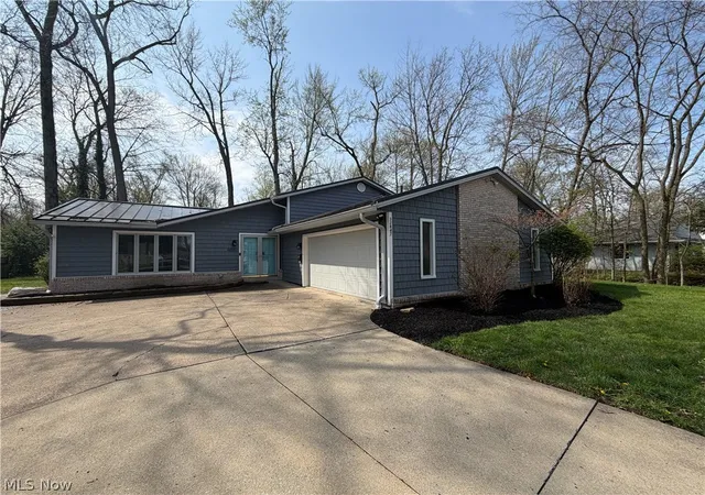 Homes for sale in Avon Lake, OH | 32847 Redwood Blvd, Avon Lake, OH 44012 | MLS# 5186703
