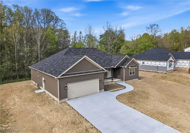 3rd image of 2310 Wilshire Dr, Cortland, OH 44410 | MLS# 5186806