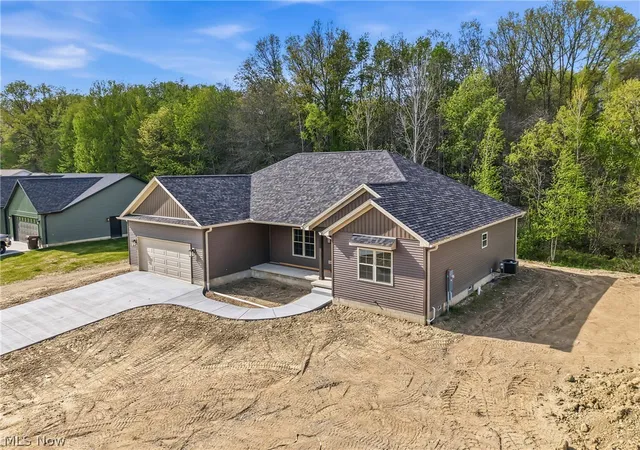 4th image of 2310 Wilshire Dr, Cortland, OH 44410 | MLS# 5186806