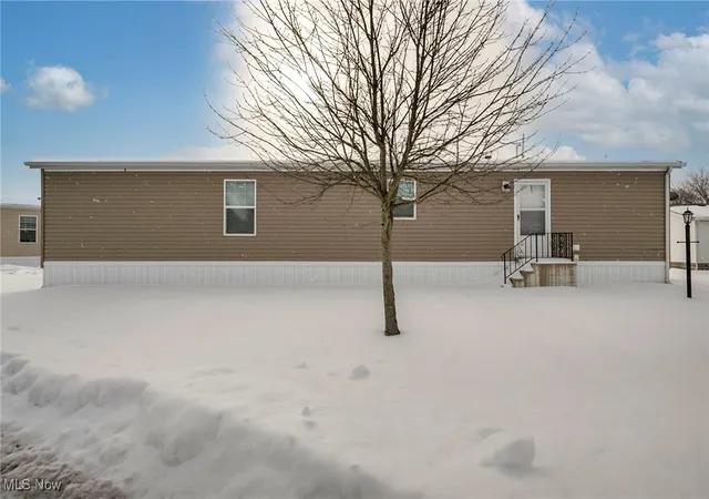 Photo 1 of Single family home for sale at 348 Robin Dr, Elyria, OH 44035 | MLS# 5184035 | Listing updated on 2026-04-06
