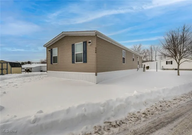 Photo 2 of Single family home for sale at 348 Robin Dr, Elyria, OH 44035 | MLS# 5184035 | Listing updated on 2026-04-06