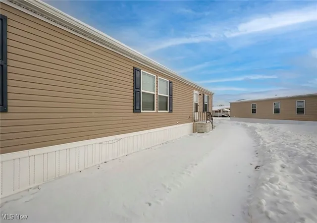 Photo 3 of Single family home for sale at 348 Robin Dr, Elyria, OH 44035 | MLS# 5184035 | Listing updated on 2026-04-06