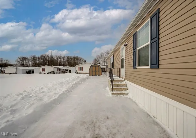 Photo 3 of Single family home for sale at 348 Robin Dr, Elyria, OH 44035 | MLS# 5184035 | Listing updated on 2026-04-06