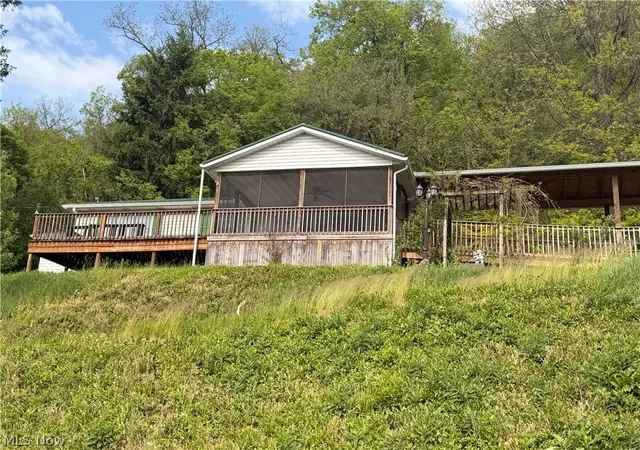 Homes for sale in Rayland, OH | 8587 County Road 15, Rayland, OH 43943 | MLS# 5187051
