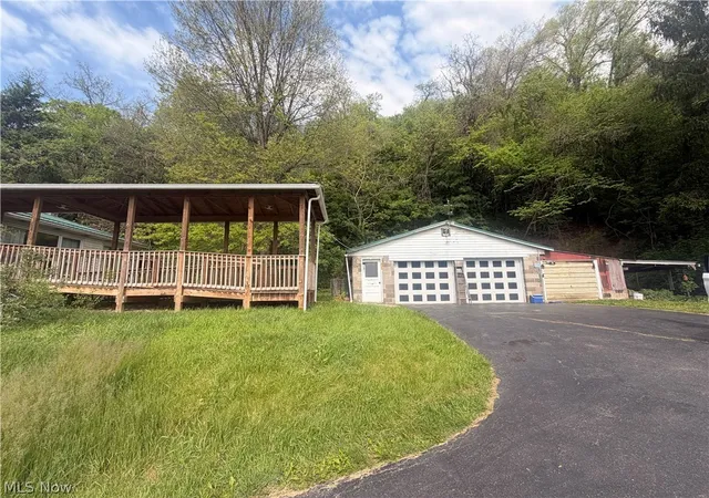 Homes for sale in Rayland, OH | 8587 County Road 15, Rayland, OH 43943 | MLS# 5187051