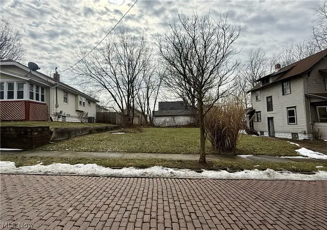 1st image of 26 Brighton Dr, Akron, OH 44301 | MLS# 5187649