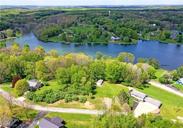 3rd image of 47912 Tomahawk Dr, Negley, OH 44441 | MLS# 5187612