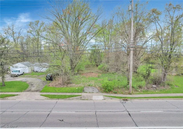 2nd image of 2423 Stelzer Rd, Columbus, OH 43219 | MLS# 5187963
