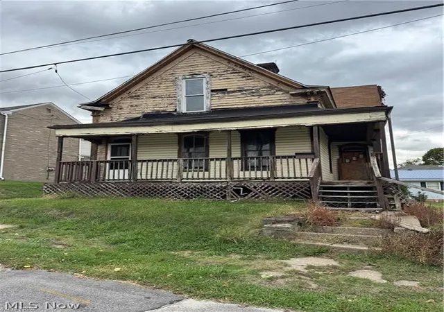 1st image of 806 Carlisle St, Martins Ferry, OH 43935 | MLS# 5188049