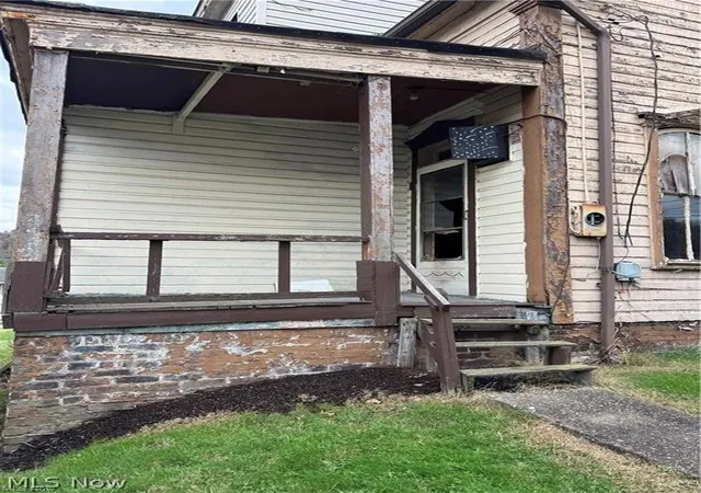 2nd image of 806 Carlisle St, Martins Ferry, OH 43935 | MLS# 5188049